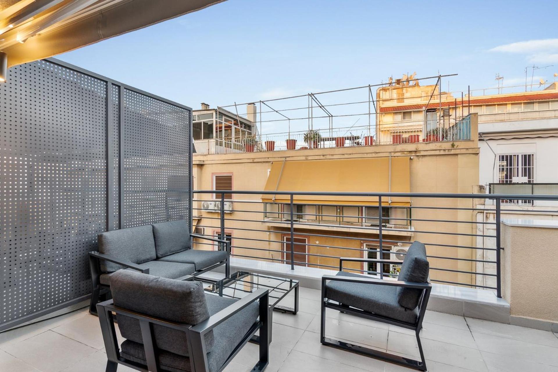 Limehome Athens Solonos City Center Atenas Exterior foto