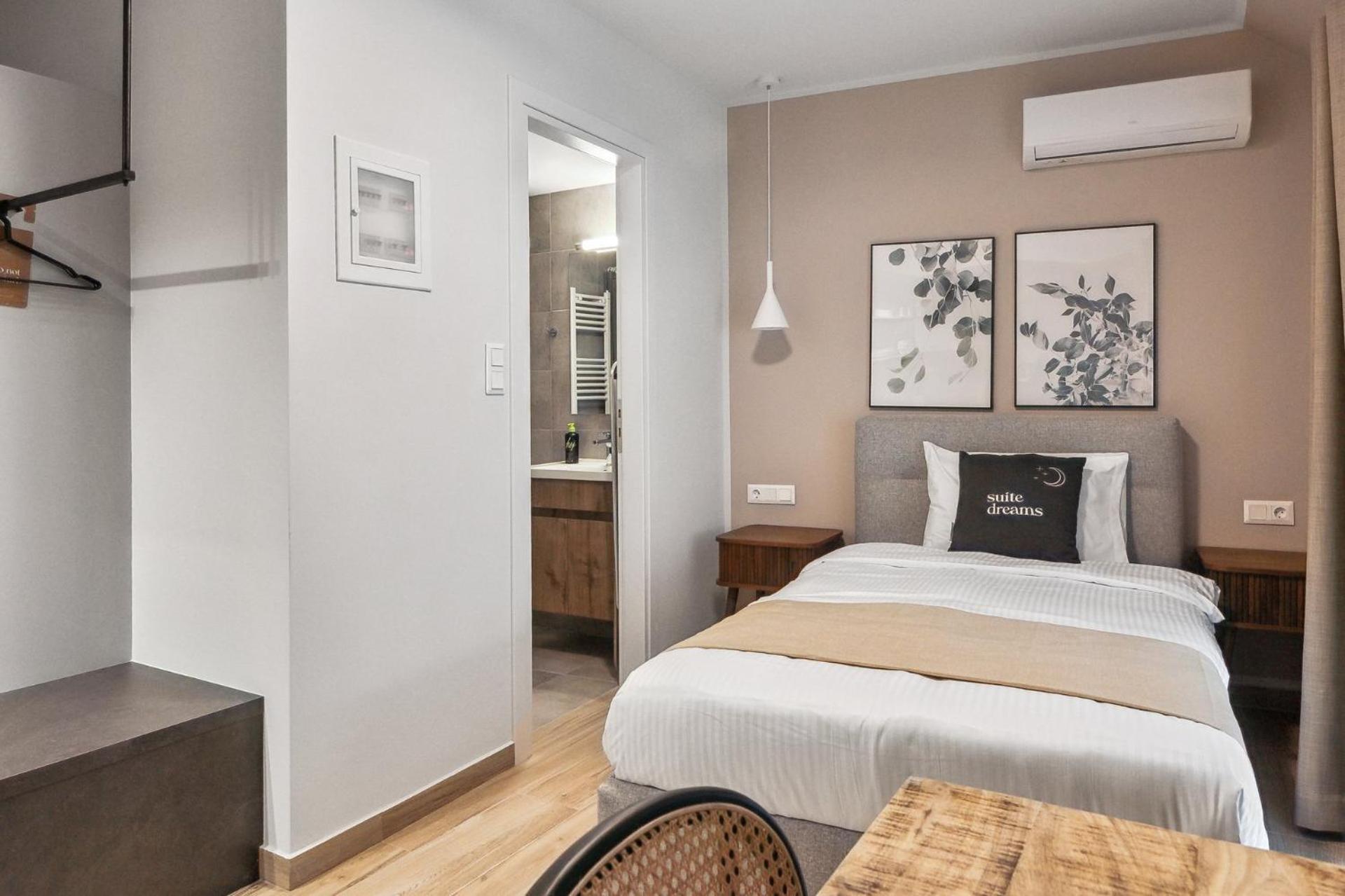 Limehome Athens Solonos City Center Atenas Exterior foto