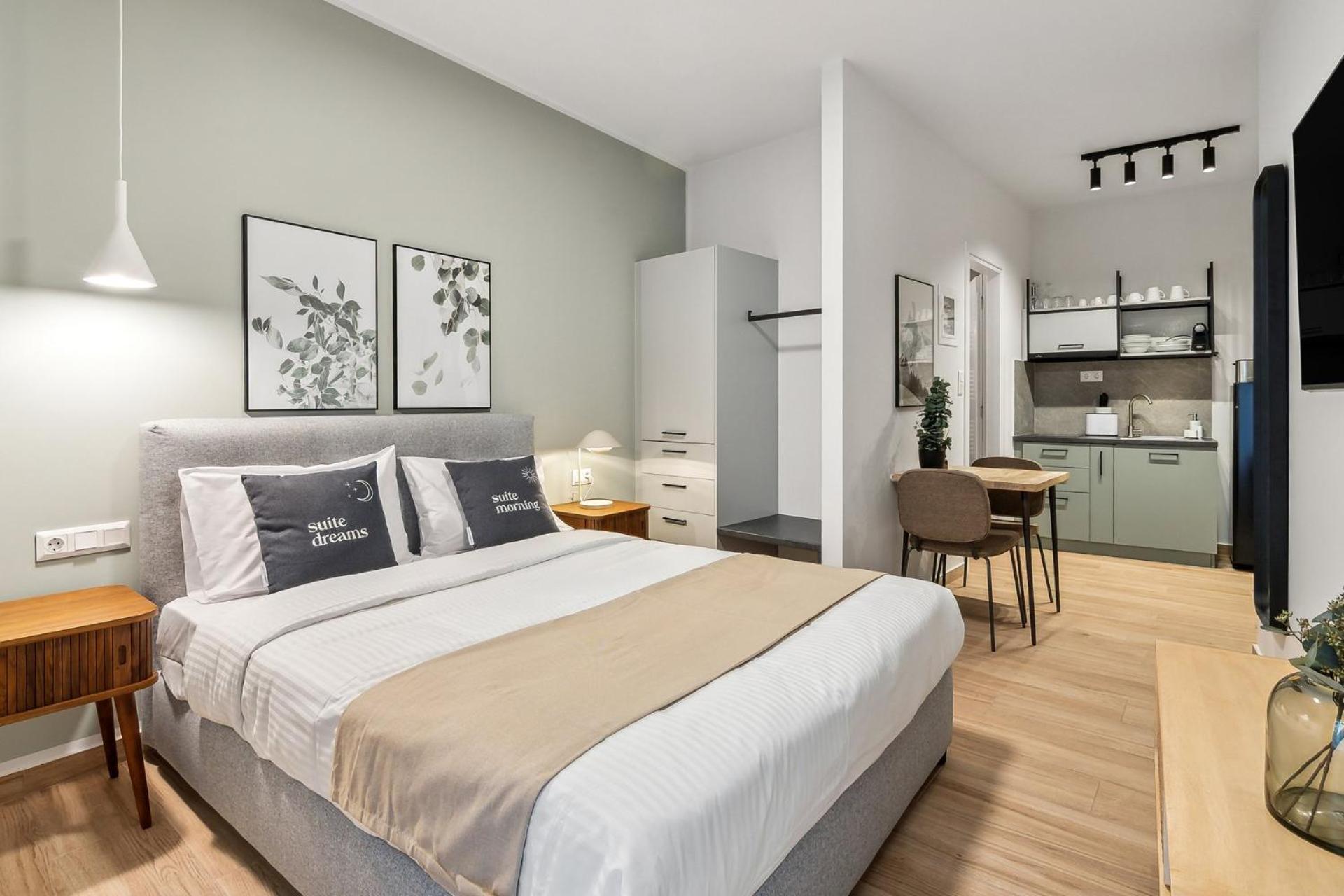 Limehome Athens Solonos City Center Atenas Exterior foto