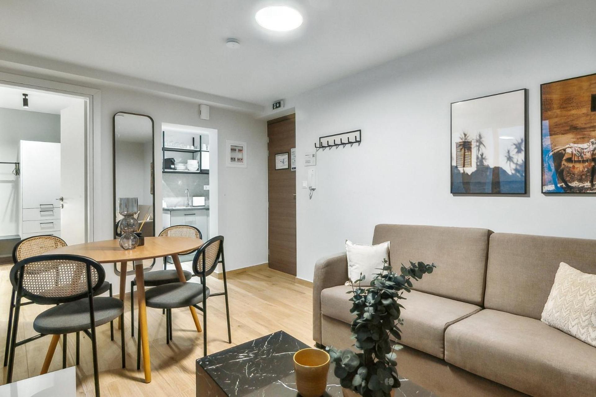 Limehome Athens Solonos City Center Atenas Exterior foto