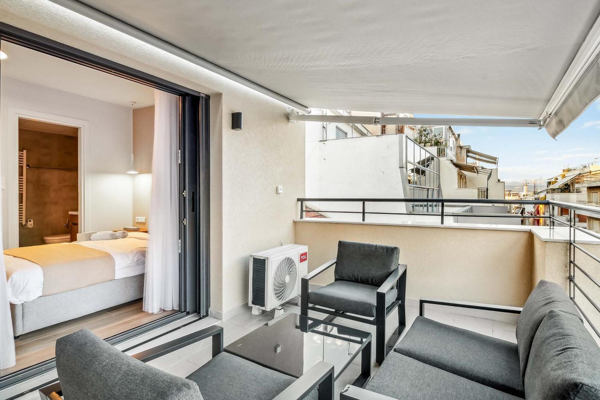 Limehome Athens Solonos City Center Atenas Exterior foto